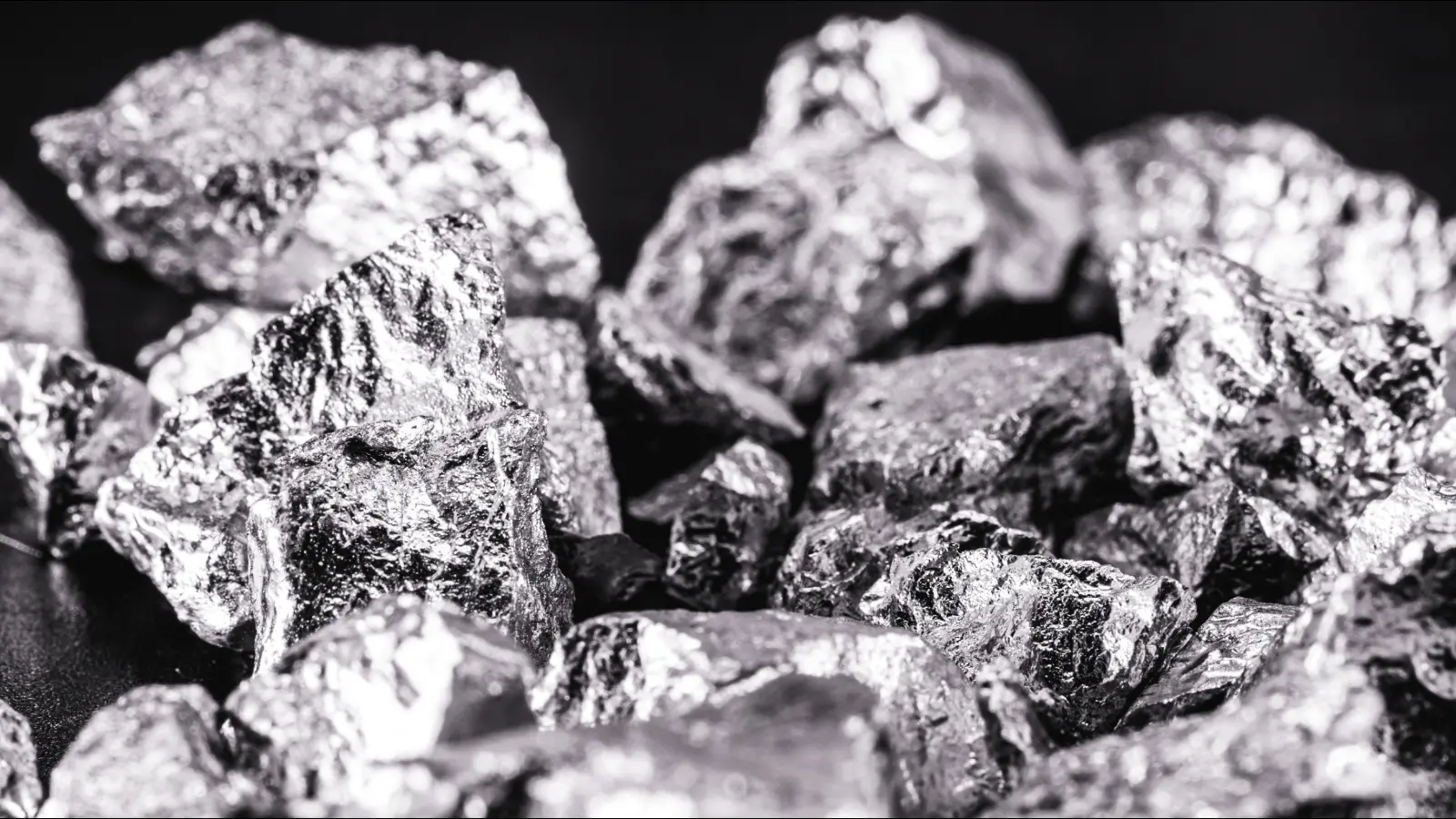 Robotlar 'Tık Kimyası' ile Antiyotik Keşfini Hızlandırıyor: İridyum Bazlı Bileşikler Umut Veriyor