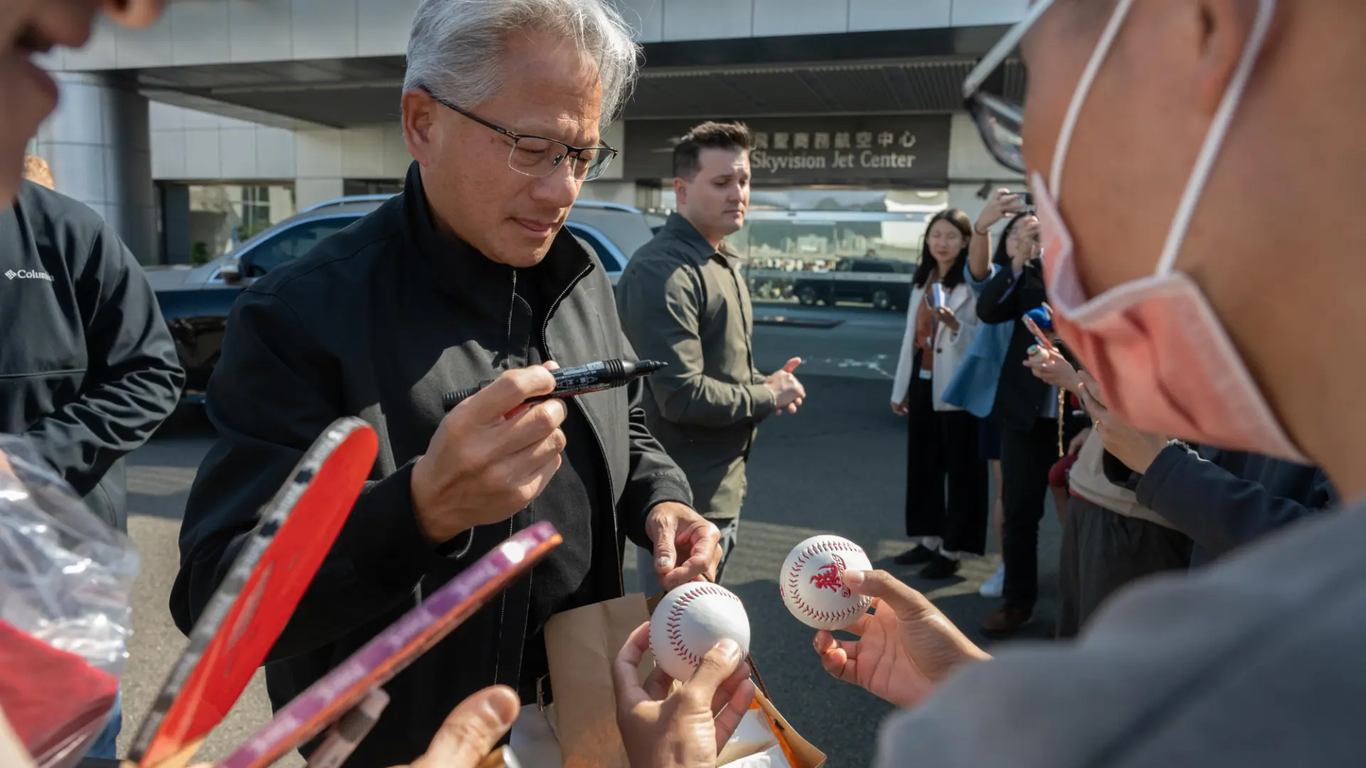 Nvidia H200 Çipleri Çin'de Belirsiz: CEO Huang'dan Açıklama