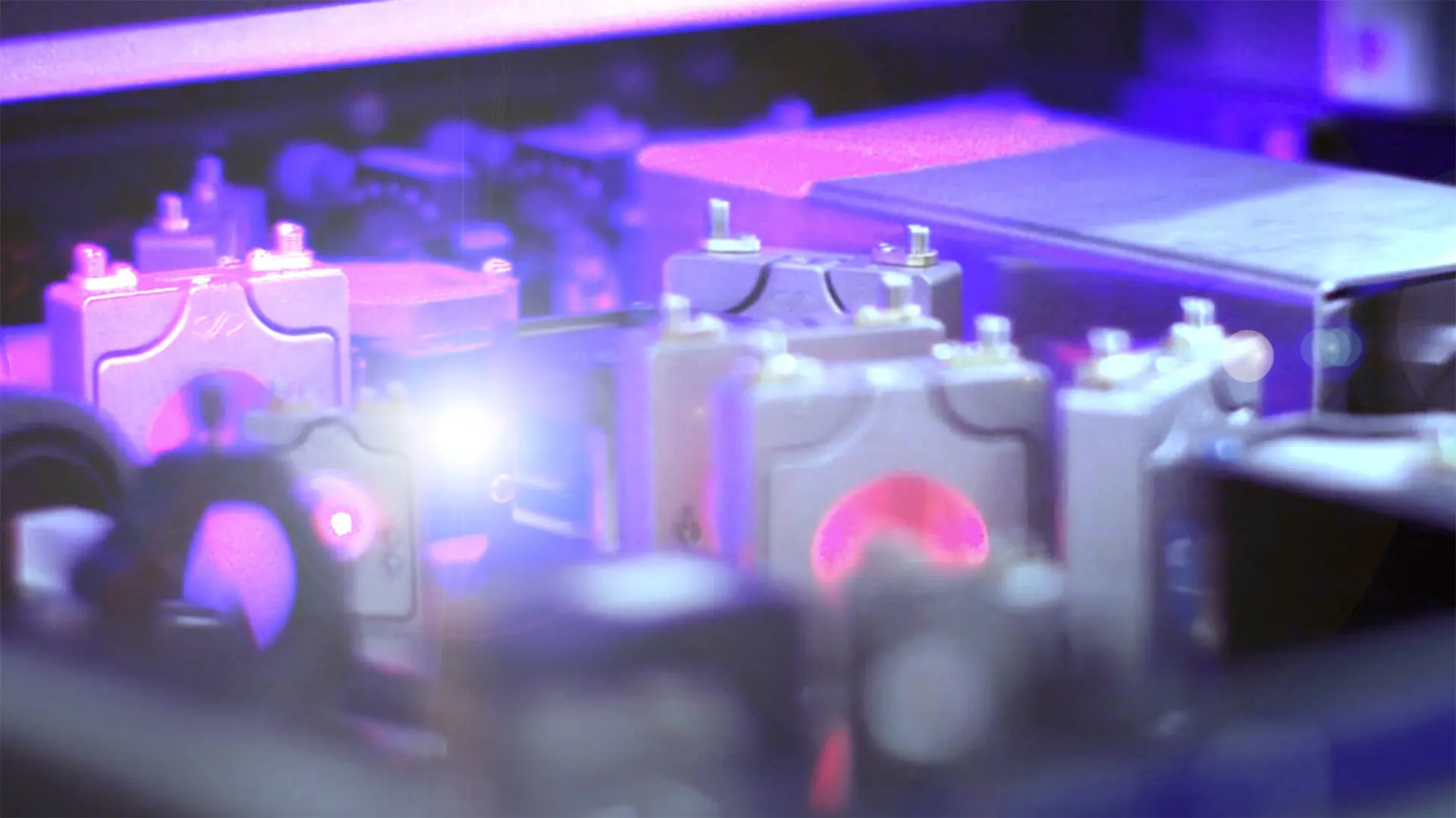 Kuantum Bilgi Işınlanması Gerçek Oldu: Mevcut Fiber Ağlar Üzerinde Başarıyla Denendi!