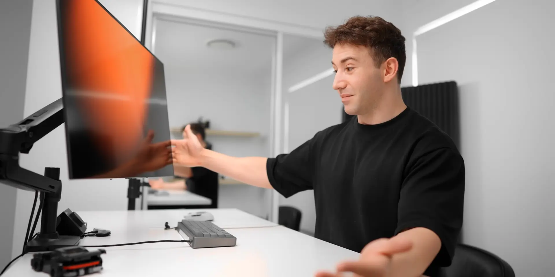 OLED Oyuncu Monitörleri Dayanıklılık Testini Geçti: 3000 Saat Sonrası Sadece Hafif İzler!