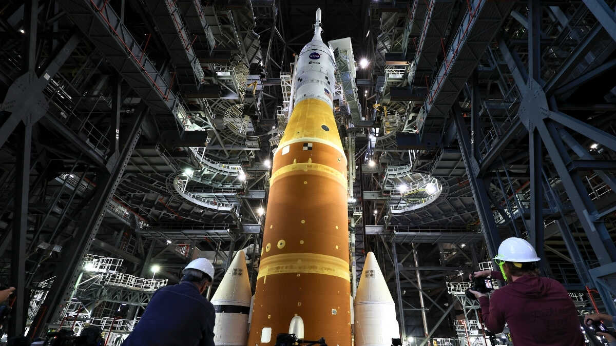 NASA'nın Ay Görevi Sızan Yakıt Nedeniyle Ertelendi: Yeni Tarih Mart Ayı