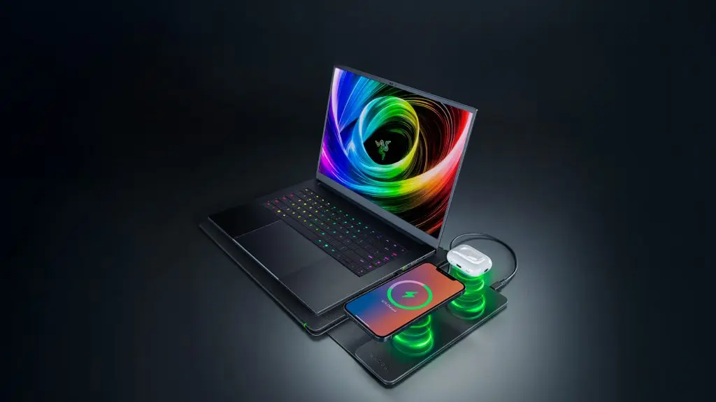 Dizüstü Bilgisayarınız Şarj Olsun: Razer'dan İki Katmanlı Kablosuz Şarj Özellikli Yeni Kılıf