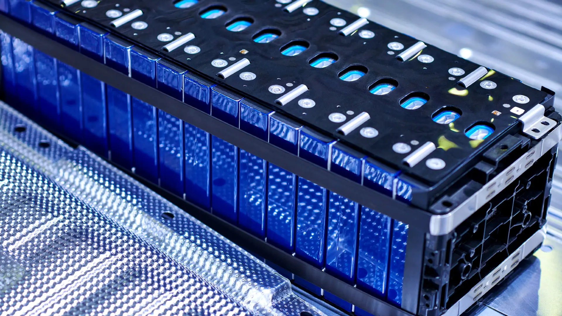 Lityum İyon Piller Tahtından İniyor Mu? Sodyum-İyon Pillerin Yükselişi ve Elektrikli Araçlara Etkisi