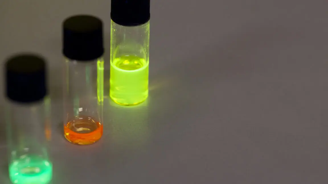 TCL'ye Almanya'dan QLED Darbesi: TV Markaları Dürüst Olmaya Zorlanıyor!