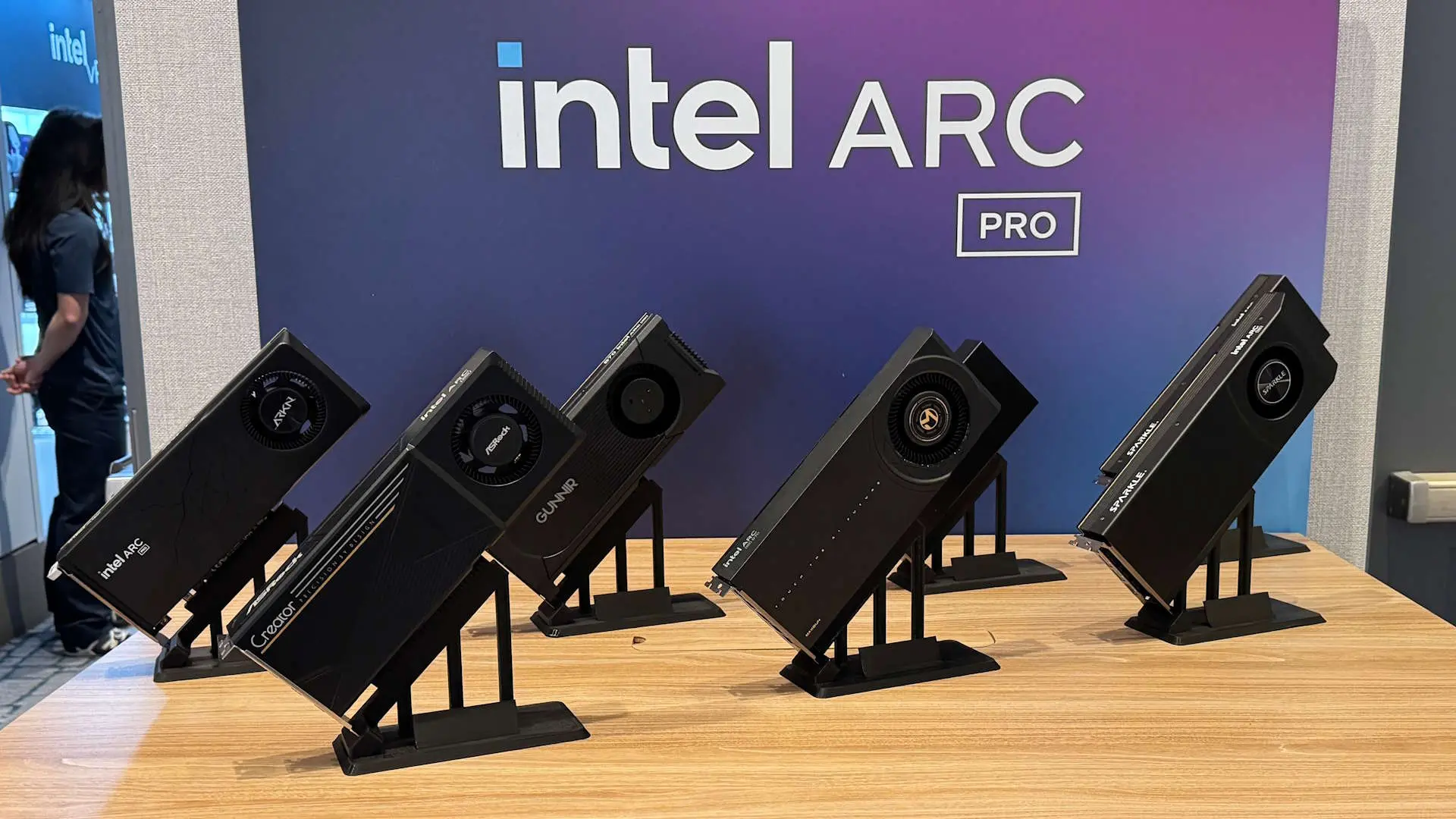 Intel'den Yapay Zeka Odaklı Yeni Ekran Kartları: Arc Pro B70 ve B65 32GB Bellekle Geliyor