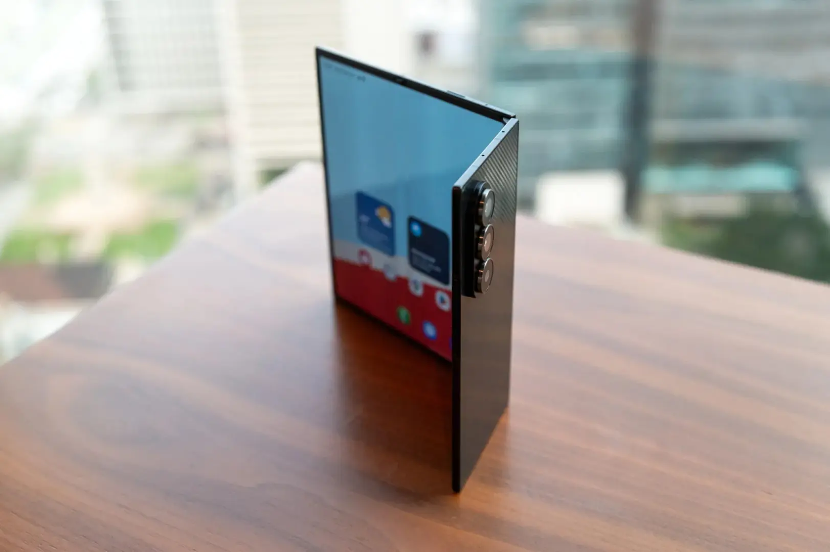 Samsung'dan Üç Katlanabilir Cihaz Hamlesi: Galaxy Z TriFold 2 Yolda, Mekanizmalı Kayar Ekranlı Model de Geliyor