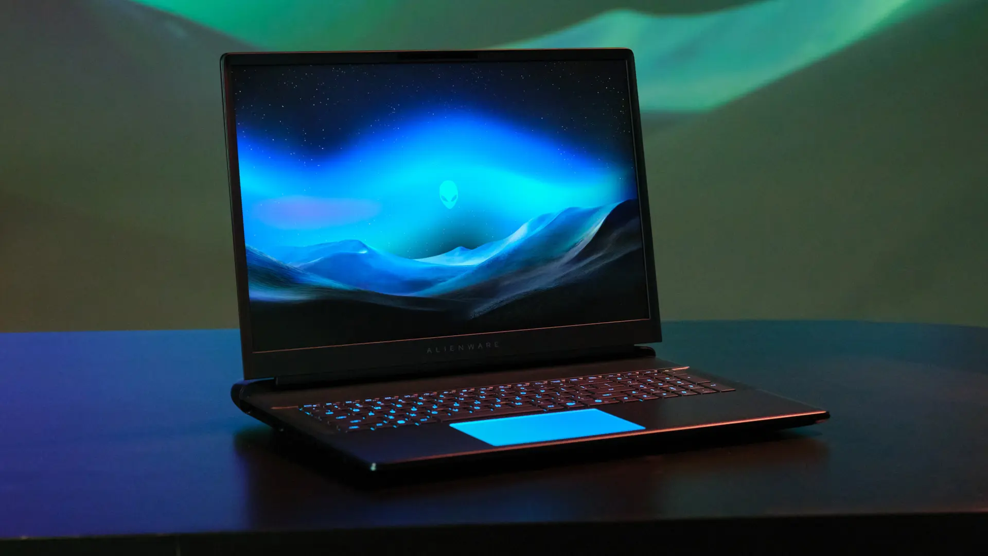 Dell Alienware Oyuncu Laptoplarını Güçlendiriyor: Yeni Intel İşlemciler ve OLED Ekran Teknolojisi Geliyor