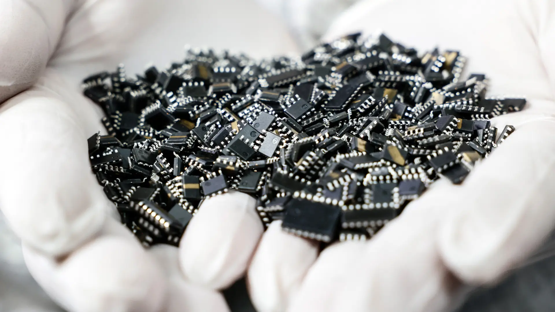 Anakartlardaki Gizli Kahraman: BIOS Çipinin Önemi ve Gelişimi