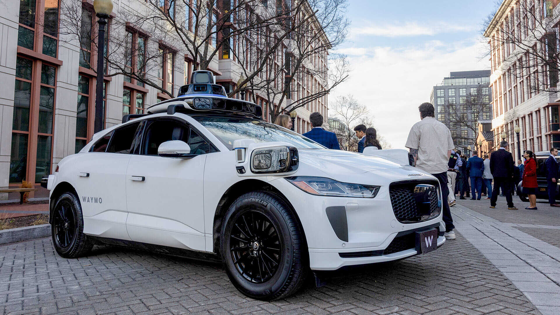 Otomobiller 300 GB RAM'e Koşuyor: Yapay Zeka Destekli Sürüşler Hafıza İhtiyacını Patlatacak