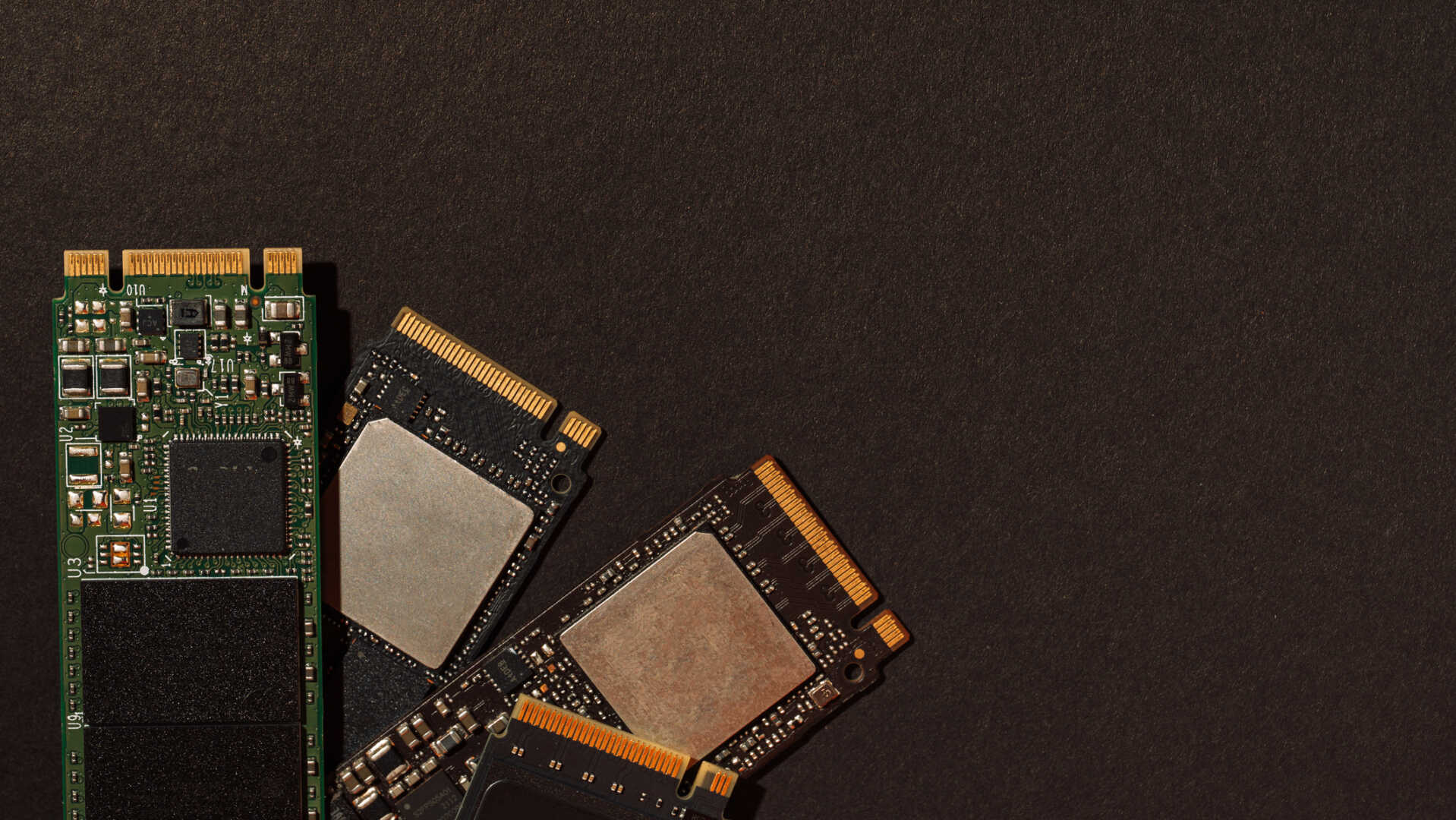 NAND Krizi Büyüyor: Phison'dan Müşterilere Peşin Ödeme Talebi