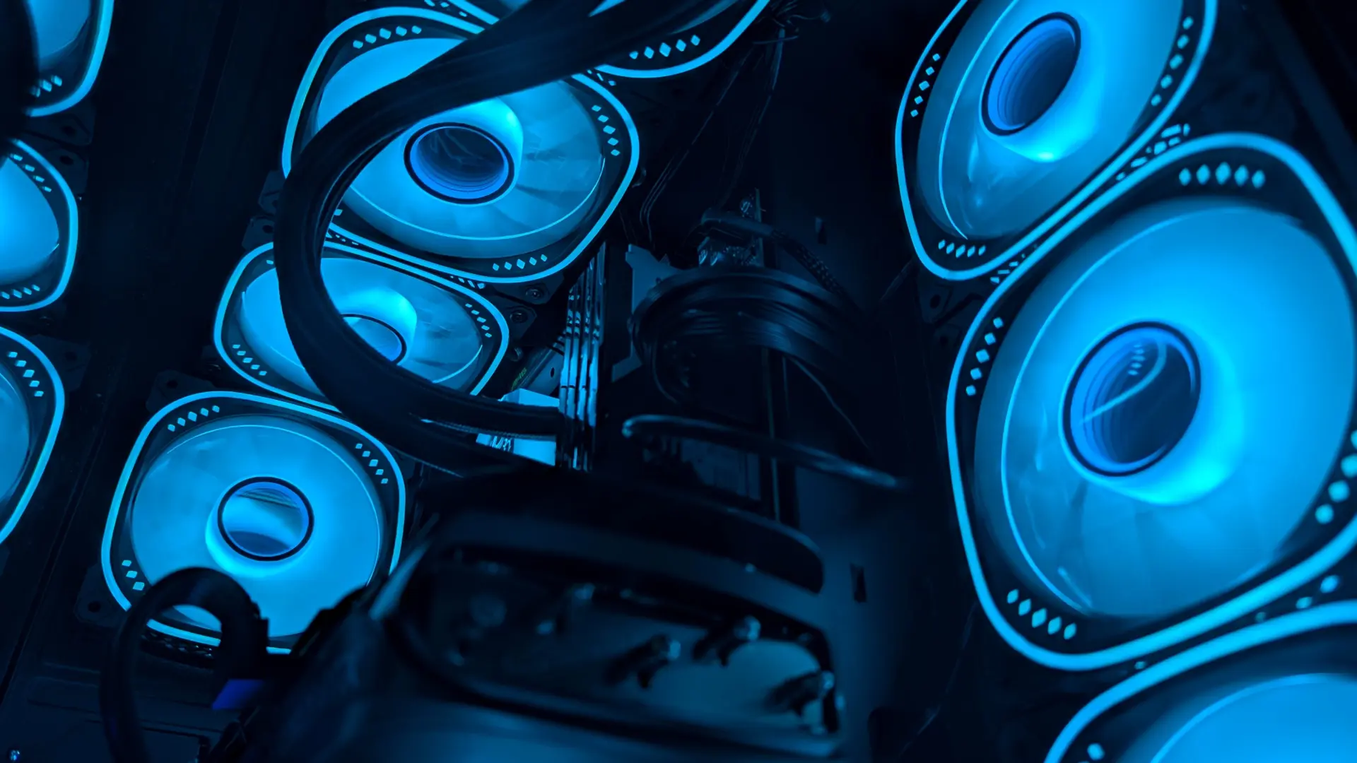 PC'nizin Nefes Almasını Sağlayın: Pozitif ve Negatif Basınçla Hava Akışını Optimize Edin