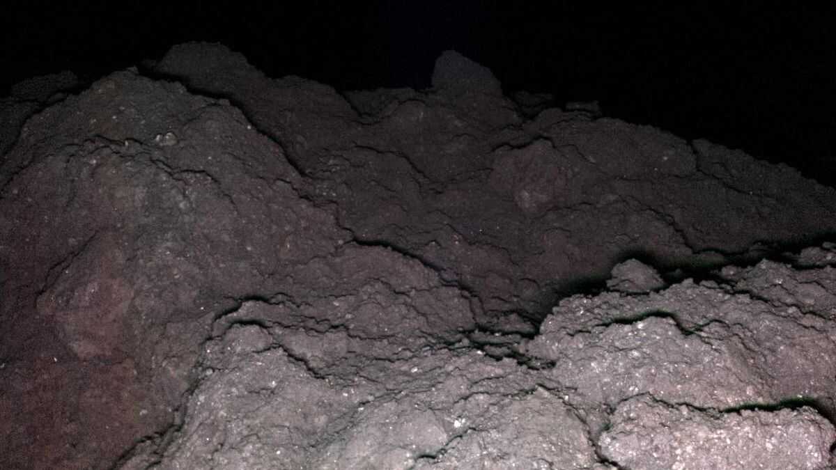 Hayatın Temel Taşları Galaksiden Geliyor: Ryugu Asteroidi Canlılığın Kodlarını Taşıyor!