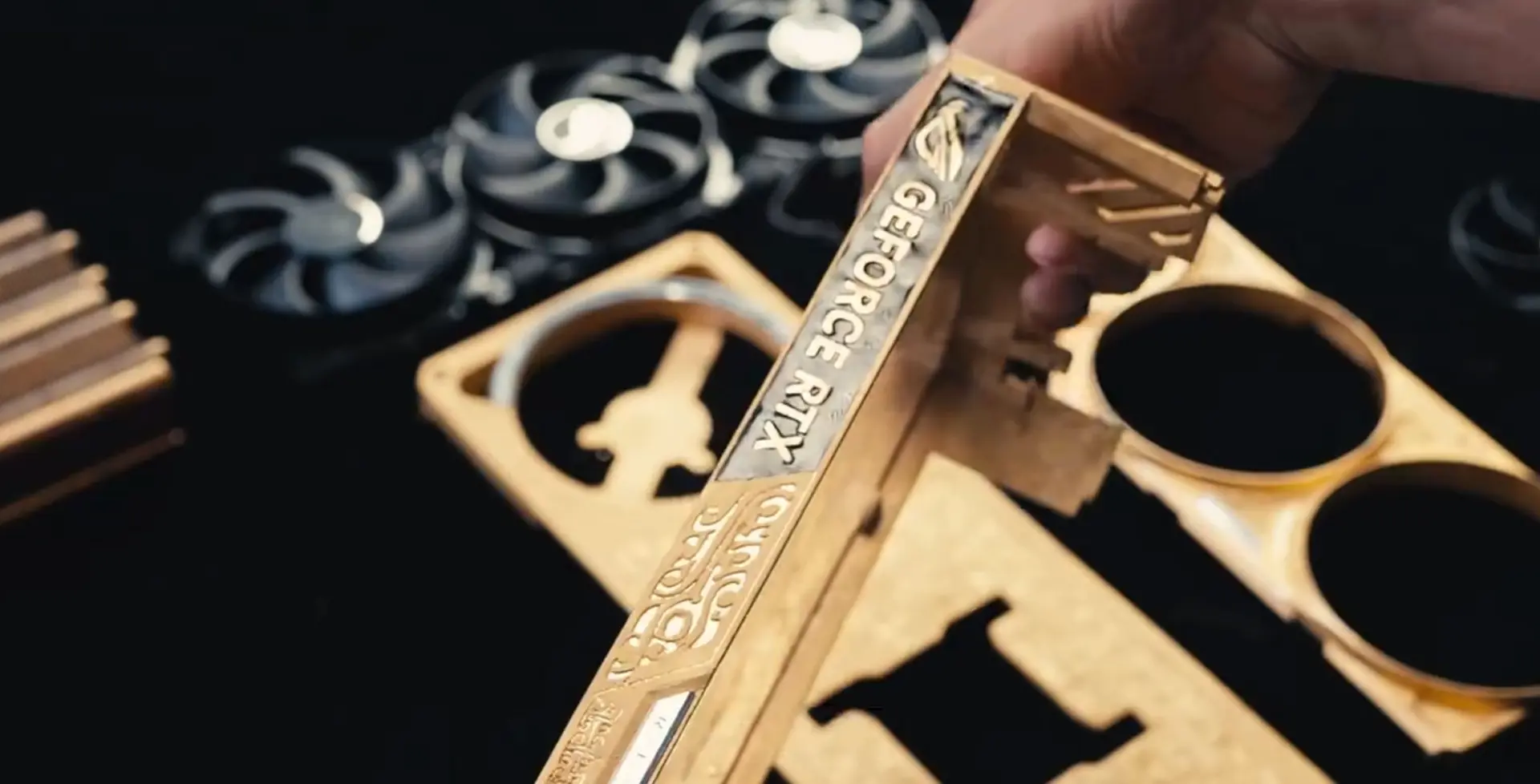 Altın Fiyatları Uçtu: 500 Bin Dolarlık RTX 5090 Altın Edition Şimdi 830 Bin Dolar Değerinde!