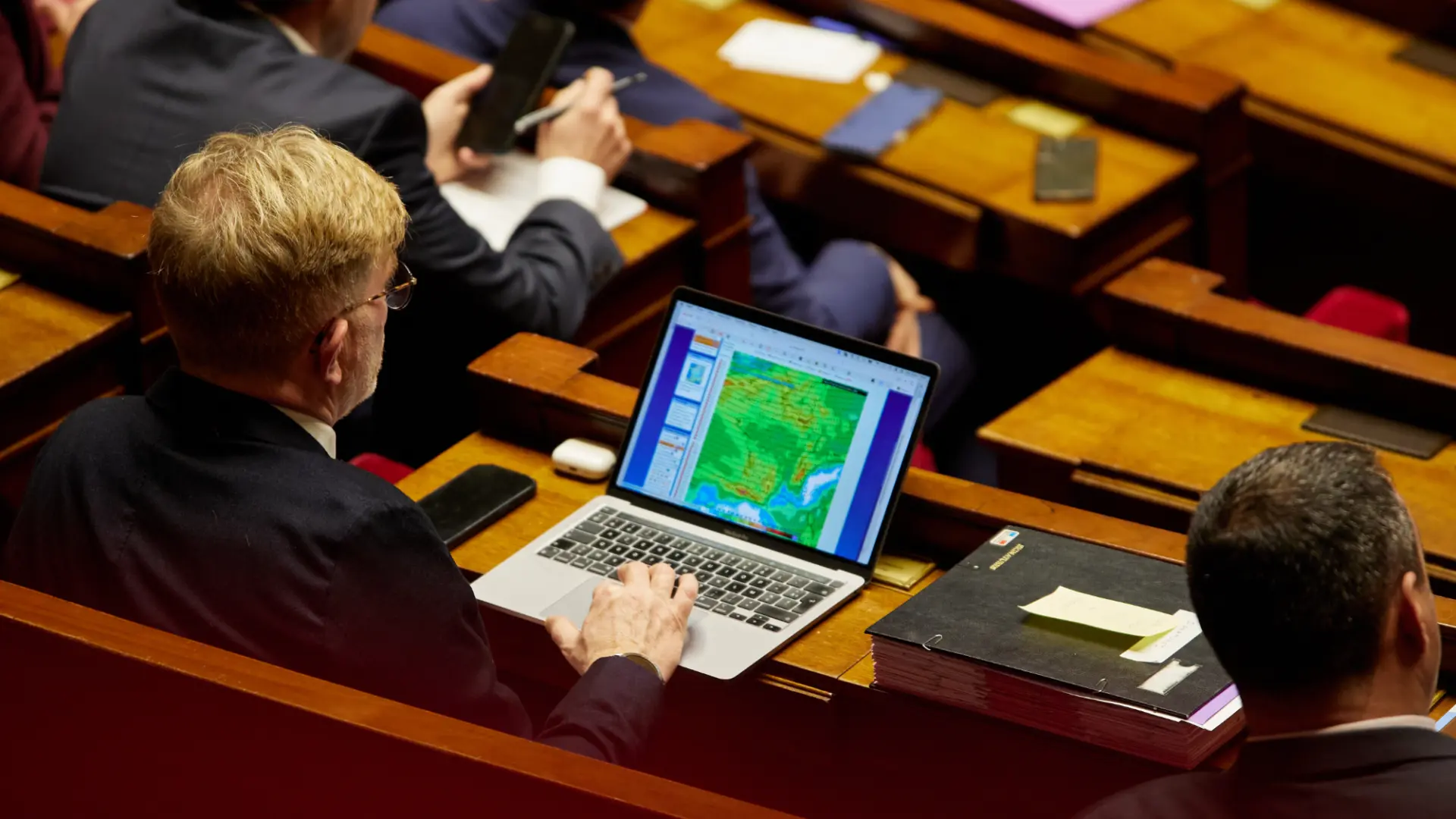 Türkiye Windows'tan Vazgeçiyor: Linux Devri Başlıyor!