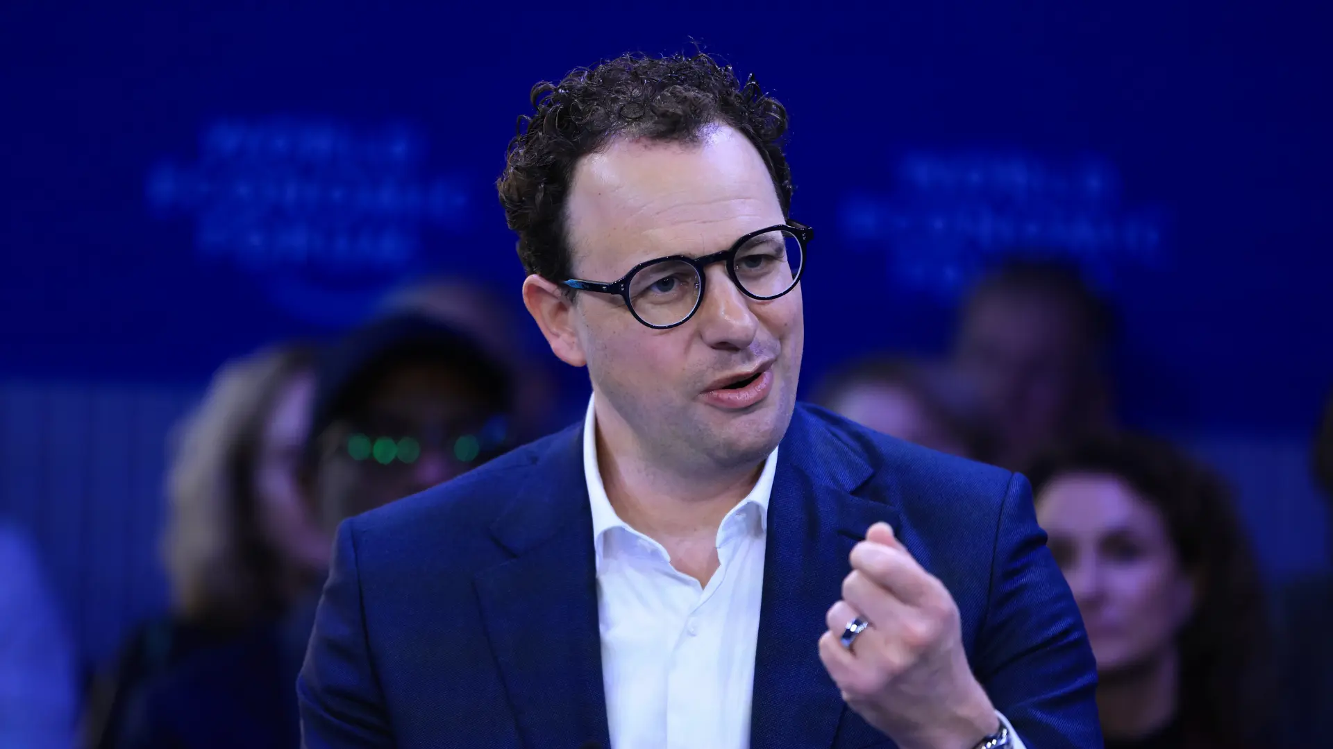 Anthropic, Yapay Zeka Pazarında OpenAI'ı Geride Bıraktı: 1 Trilyon Dolarlık Değerleme Sinyali