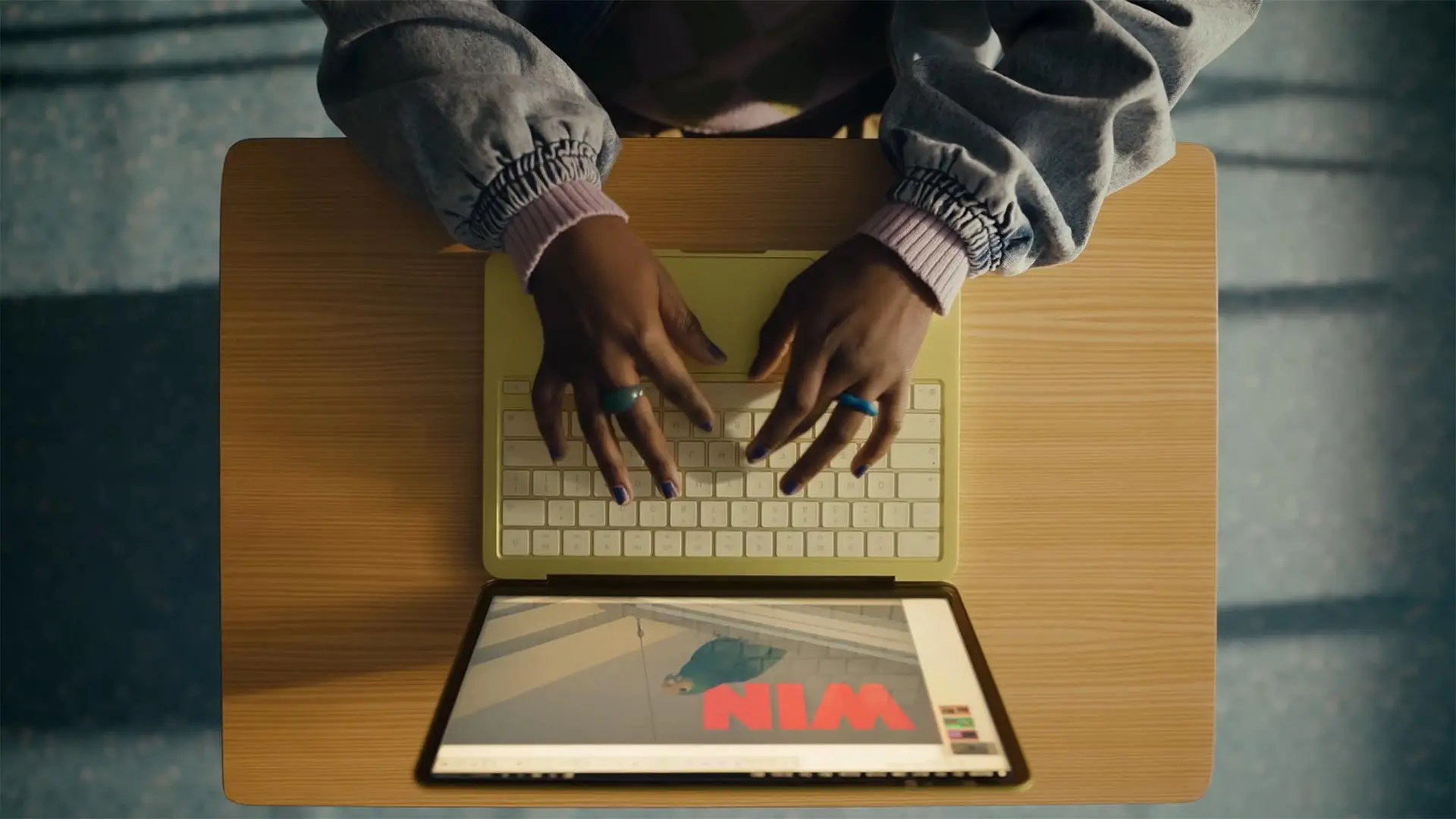 Apple'dan Sürpriz İpucu: En Uygun Fiyatlı MacBook Satış Rekorları Kırıyor!