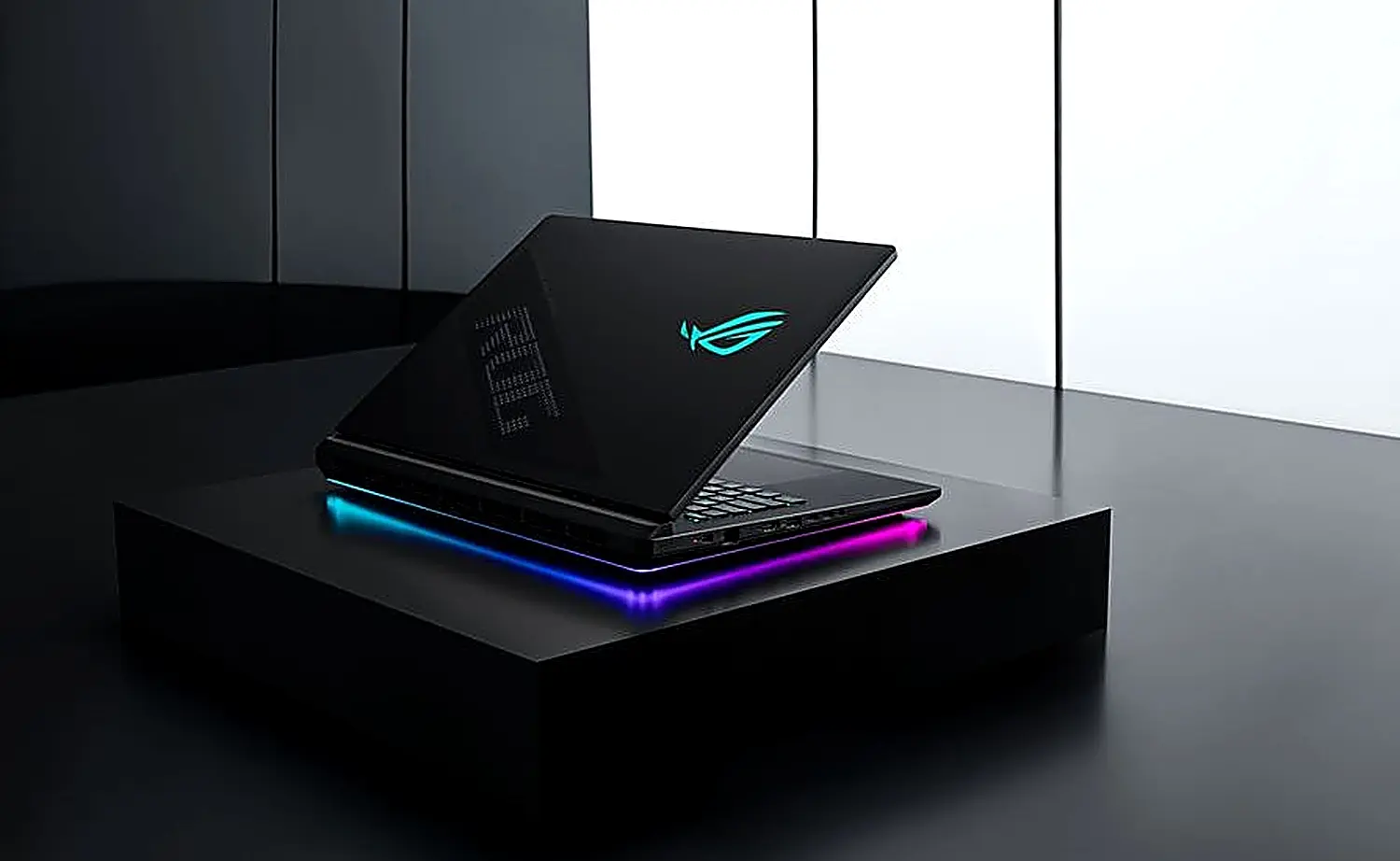 ASUS ROG Strix SCAR 18 Yeniden Sahneye Çıkıyor: 240Hz Mini LED Ekranı ve ROG Nebula ELMB Teknolojisiyle Göz Kamaştırıyor!