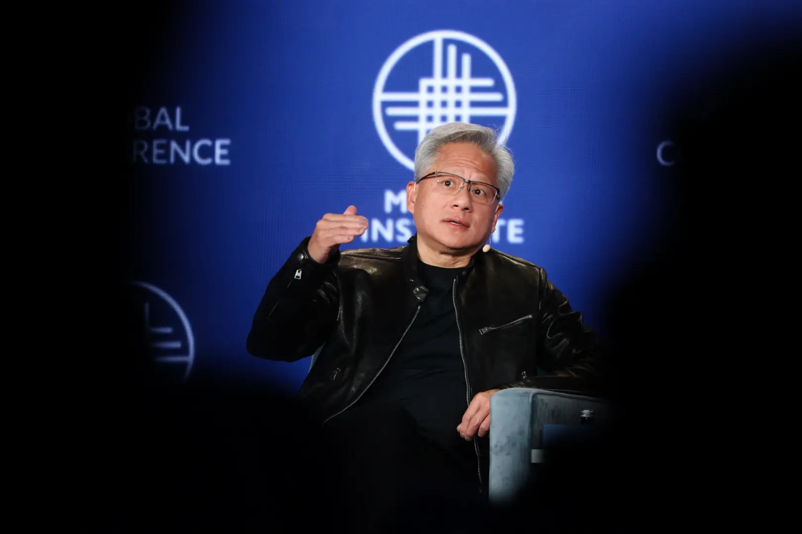 Nvidia CEO’dan Çin’e Sert Mesaj: En Gelişmiş Yapay Zeka Çipleri ABD’de Kalmalı!
