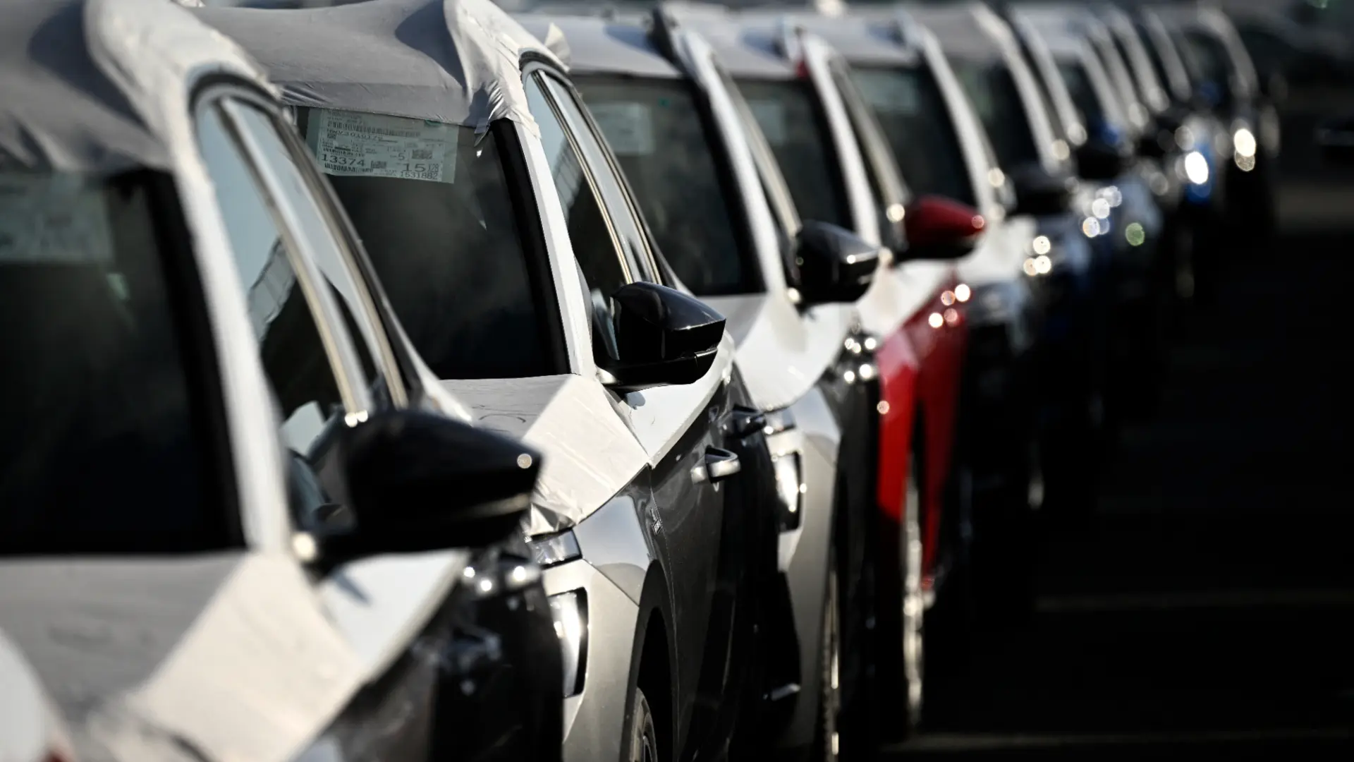 Avrupa Otomotiv Sektörü Çip Kriziyle Karşı Karşıya: Üretim Durma Noktasına Geldi