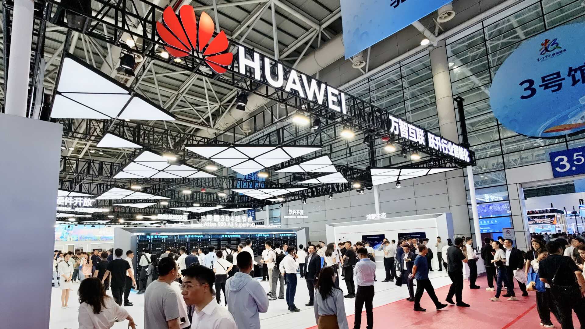 Huawei, Çin'in Yapay Zeka Çip Pazarında Nvidia'yı Geride Bırakmaya Hazırlanıyor!