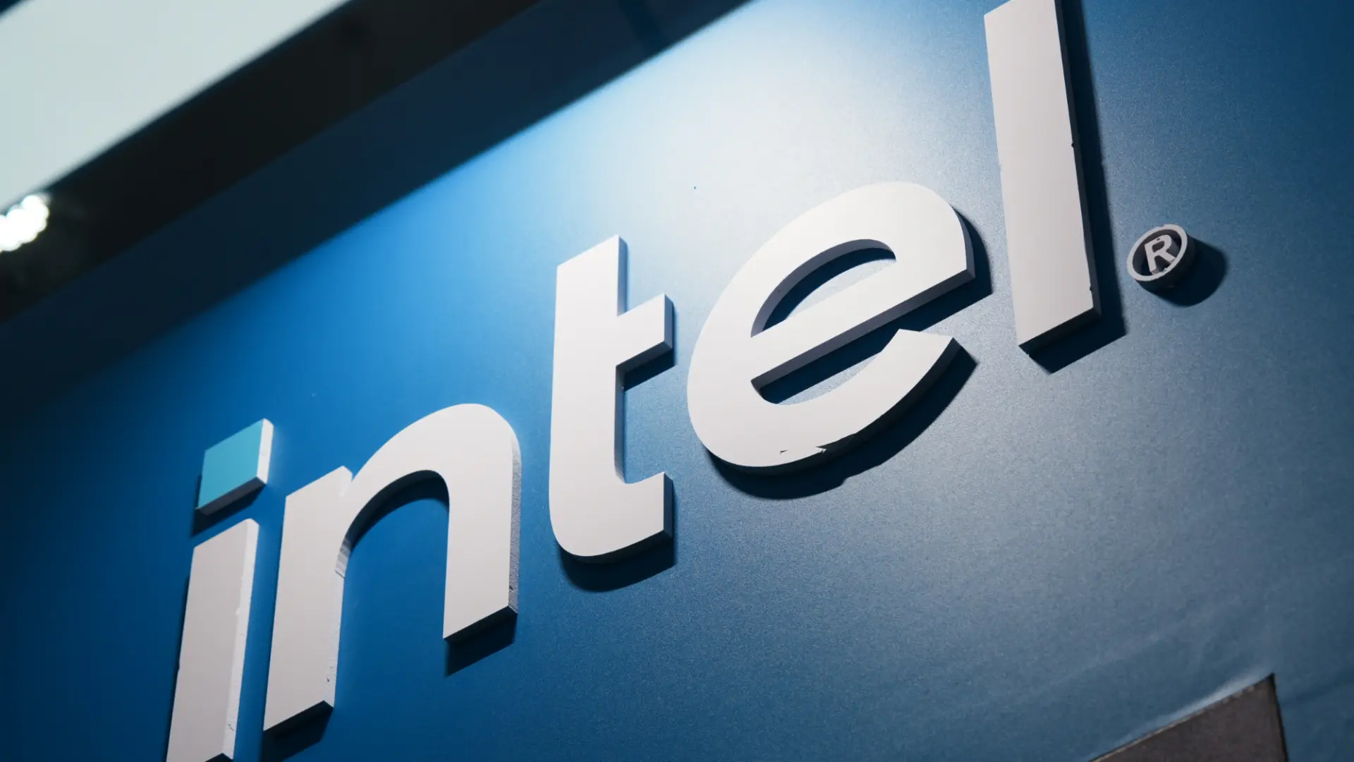 Teknoloji Devlerinden Bomba İş Birliği İddiası: Intel ve SK Hynix Sektörü Sallayacak!