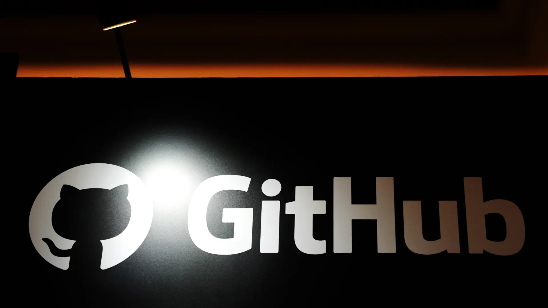 GitHub'da Kritik Veri Sızıntısı: Kötü Amaçlı Eklenti 3.800'den Fazla Depoyu Etkiledi!