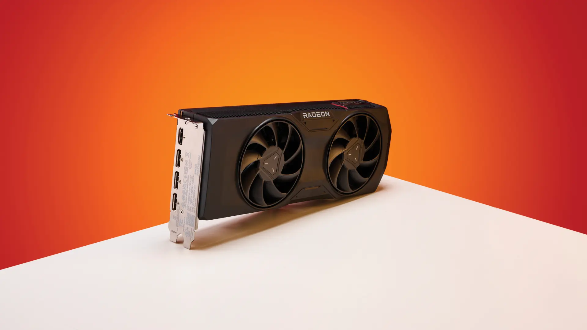 AMD Ekran Kartı Sahipleri Dikkat: Yeni Sürücü Fan Sorununa Yol Açıyor!