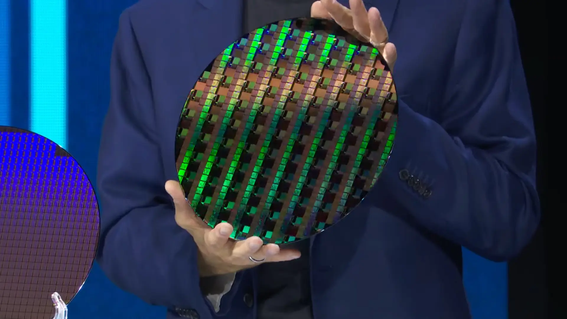 Intel'den Devrim Yaratan 18A-P Teknolojisi: %9 Daha Fazla Performans, Daha Az Enerji Tüketimi