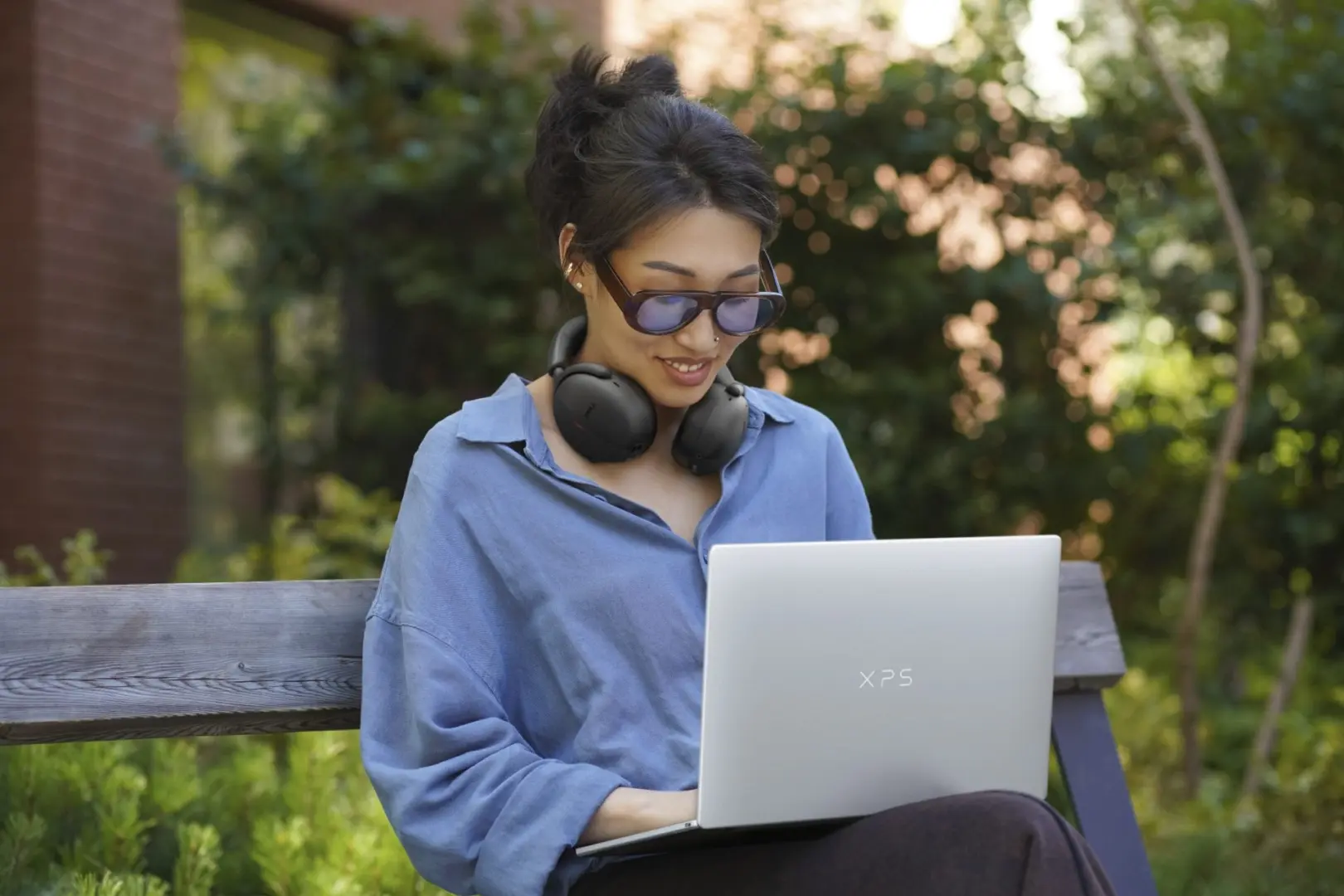 Dell XPS 13 Yeniden Sahneye Çıkıyor: 599 Dolara Apple'ın Yeni MacBook'una Meydan Okuyor!