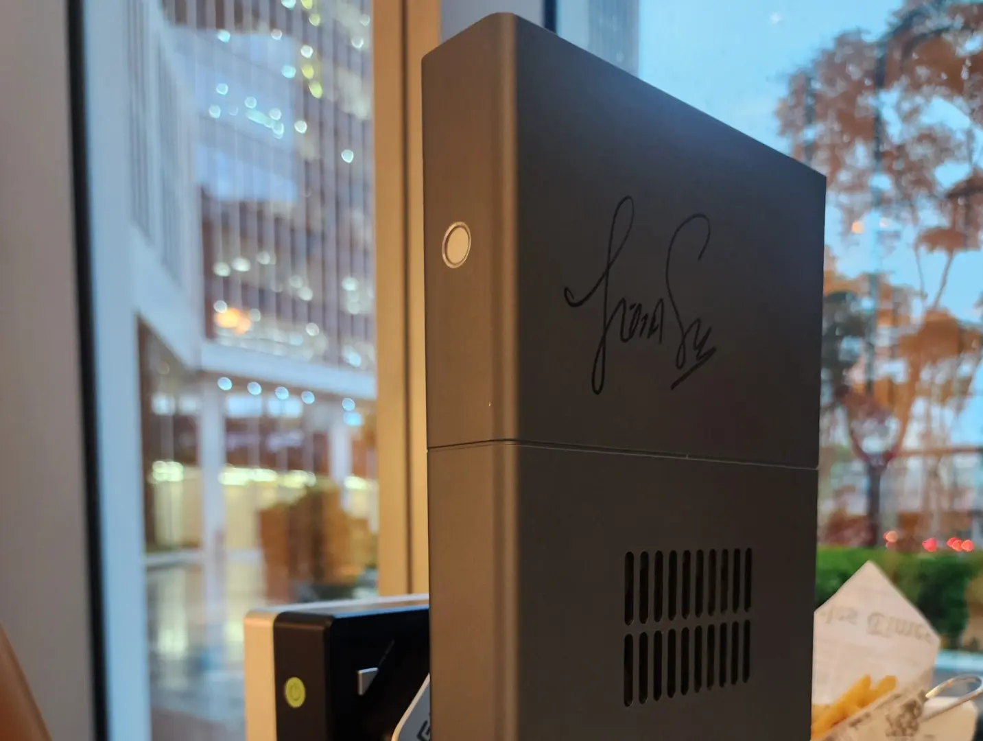 GMKtec EVO-X3: OCuLink, Wi-Fi 7 ve Çift PCIe 4.0 ile Gelen Canavar Mini PC Geliyor!