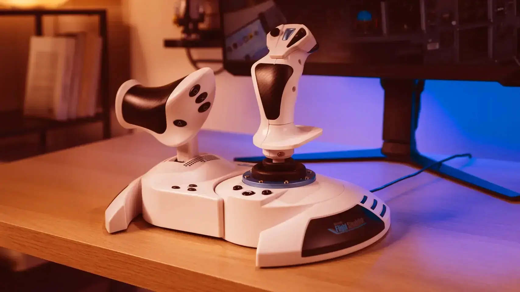 Gerçekçi Uçuş Deneyimi İçin Yeni Thrustmaster T.Flight Hotas 5 Duyuruldu: Sadece 109 Dolar!