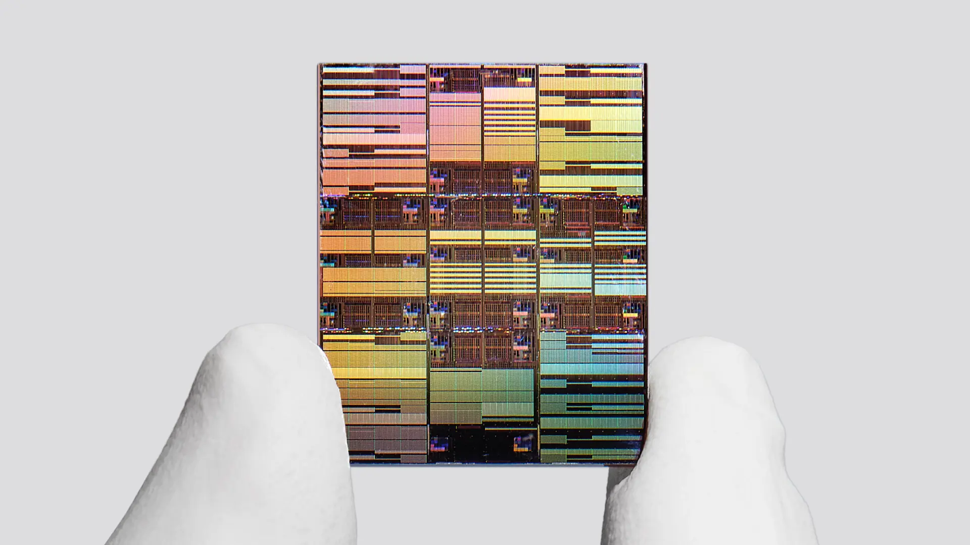 IBM'den Devrim Niteliğinde Teknoloji: 0.7nm Sınıfı Çip Üretimi Başladı, Performans ve Enerji Verimliliğinde Büyük Sıçrama!