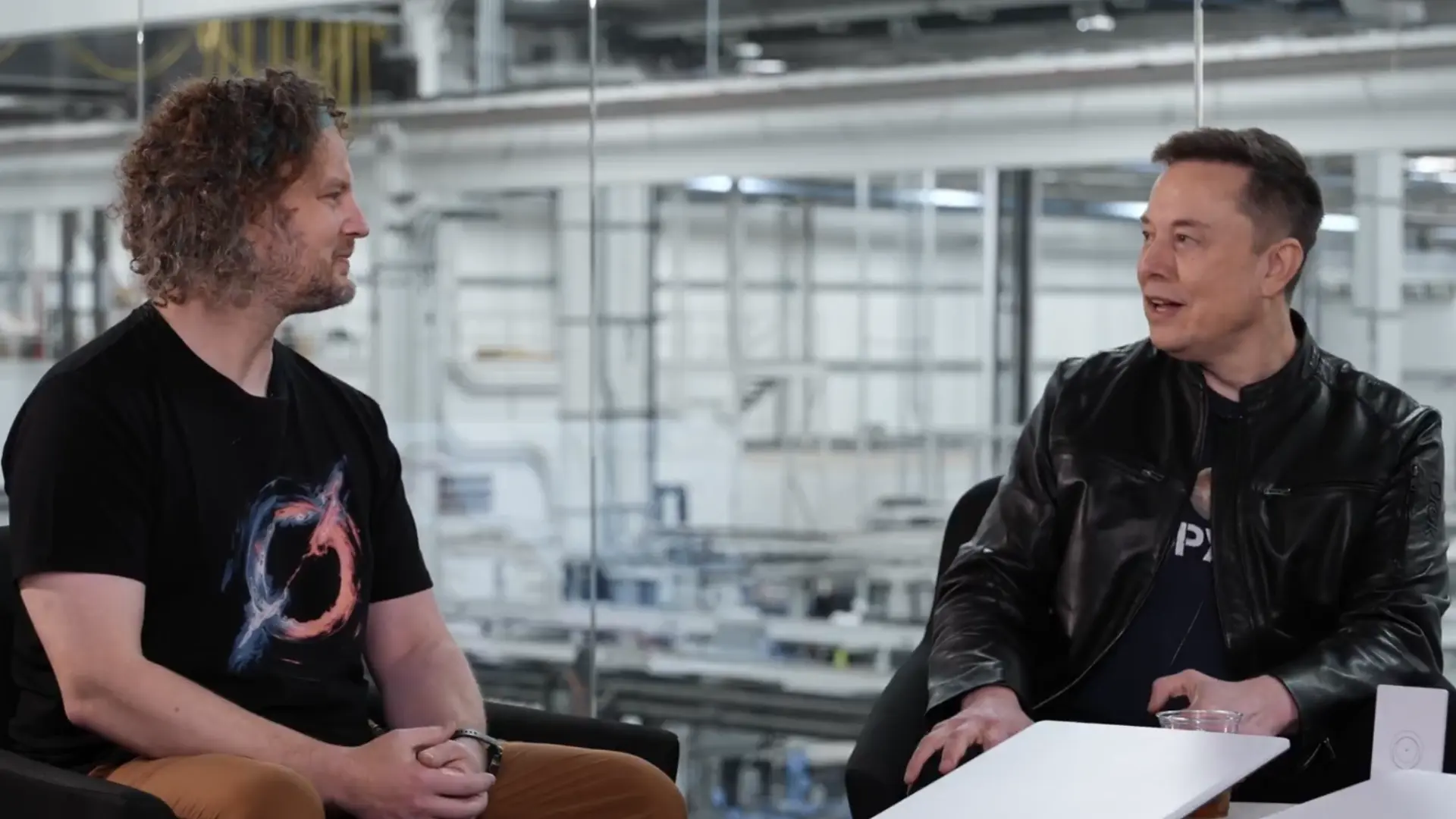 SpaceX'ten Devrim Yaratan Teknoloji: Uydular Uzayda Veri Merkezi Olacak!