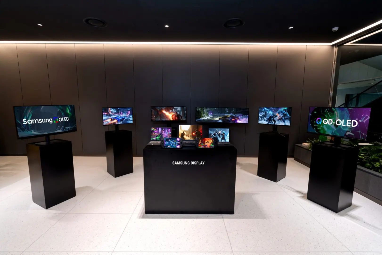 Teknoloji Devi Samsung'dan Bilim Kurgu Gibi Monitörler: 4K ve 360Hz Buluştu!
