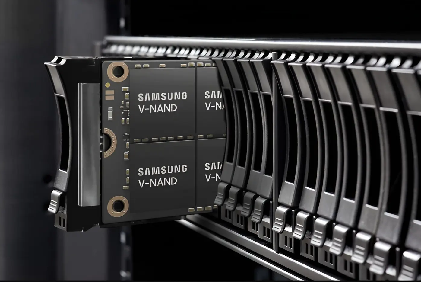 Samsung'dan Çığır Açan Teknoloji: 1000 Katmanlı SSD'lere Doğru İki Bloklu NAND Hücreler!