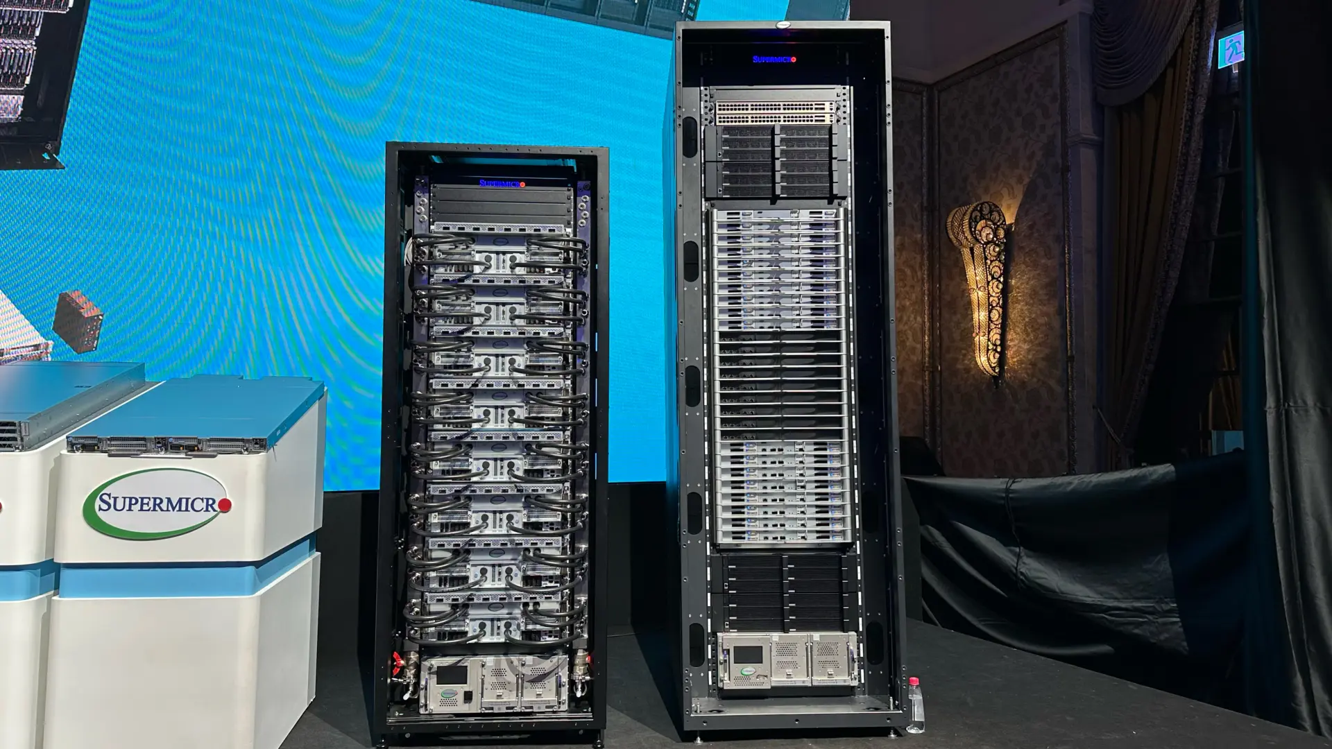 Supermicro'dan Devrim Yaratan Soğutucu: Yapay Zeka Sistemleri İçin 1000 Kat Daha Fazla Elektrik İletkenliği