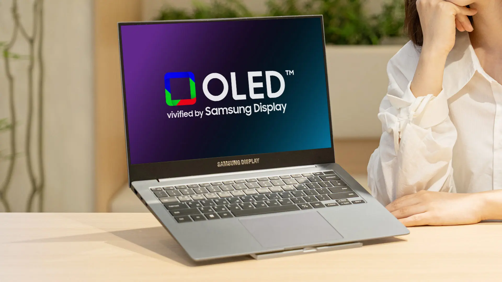 Laptoplarda Yeni Dönem: Samsung'dan VESA DisplayHDR True Black 1400 Paneller Geliyor!