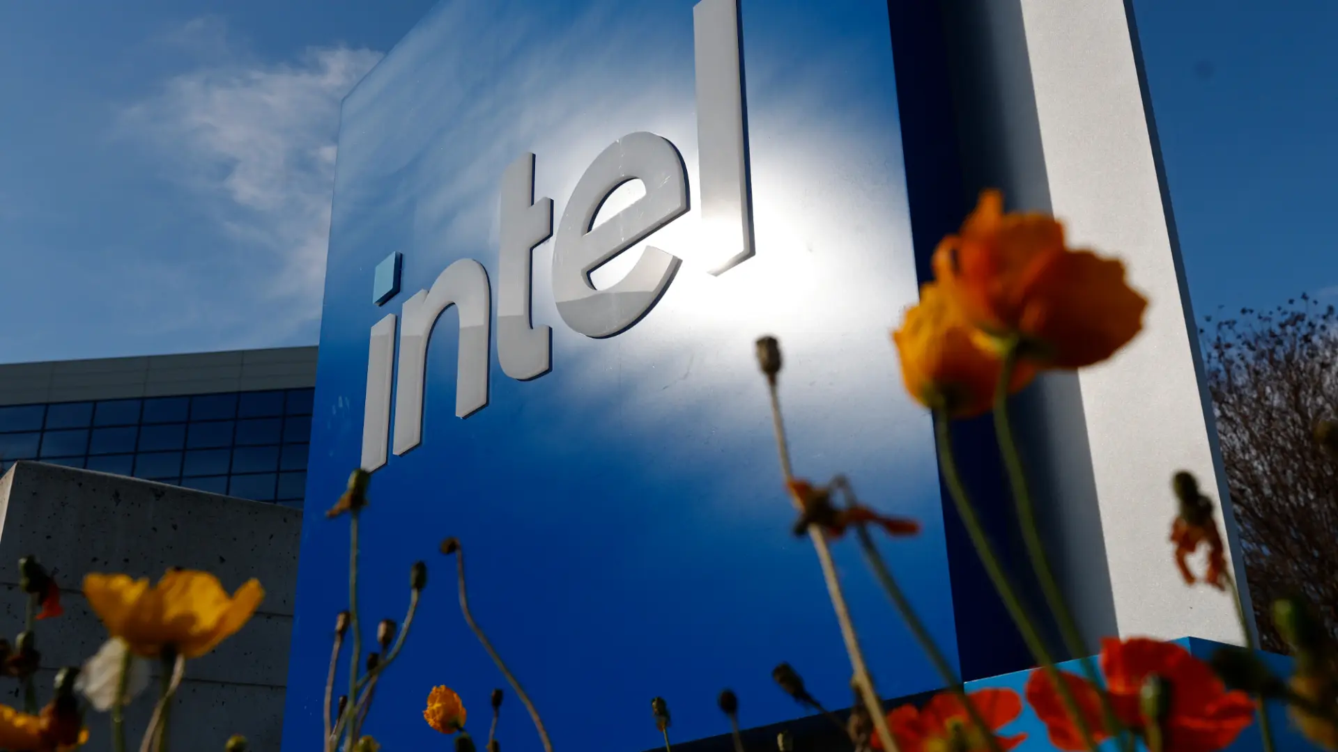 Intel, Fortinet'in Yeni Nesil Güvenlik İşlemcisini Üretecek: Teknoloji Devinden Önemli İş Birliği