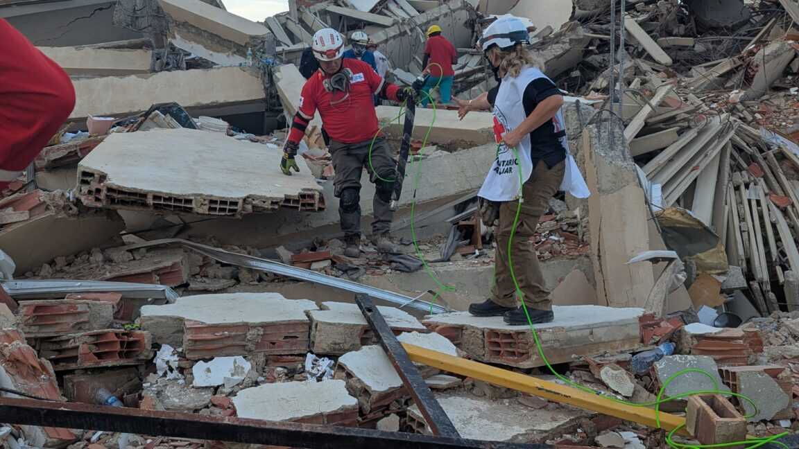 Deprem Enkazında Hayat Kurtaran Teknolojik Yılanlar: Robotlar Enkaz Altında Can Simidi Oldu