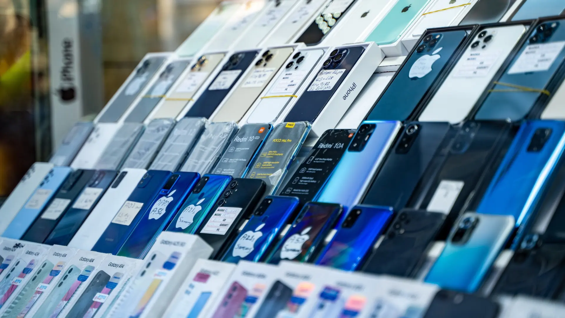 Bellek Kıtlığı Bütçe Dostu Akıllı Telefonları Vuruyor: Satışlar %22 Düşebilir!