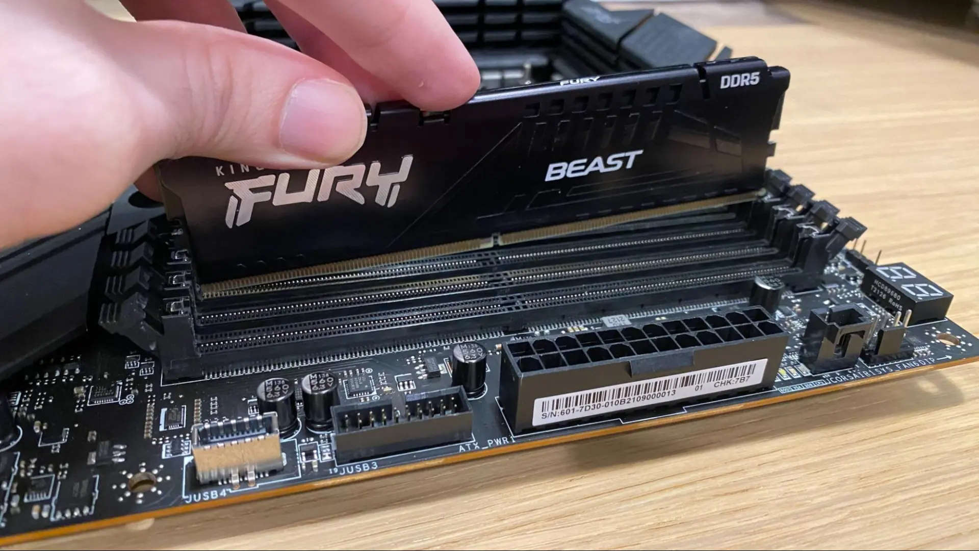 Microsoft Geri Adım mı Attı? 32 GB RAM Tavsiyesi Websiteden Kaldırıldı!