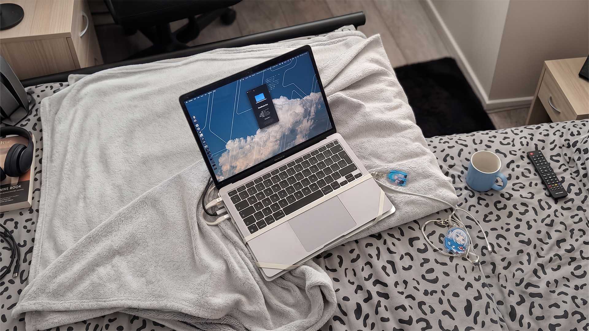 Elinde Kalan M4 MacBook Pro'yu Tamirden Kurtardı: M1 ile Ekranını Canlandırdı!