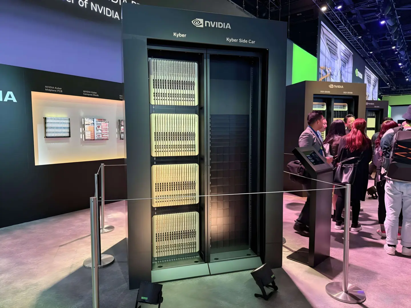 NVIDIA'nın Kyber Sunucuları Rekor Bellekle Geliyor: 340 TB DRAM ve Milyonlarca Dolarlık Maliyet!