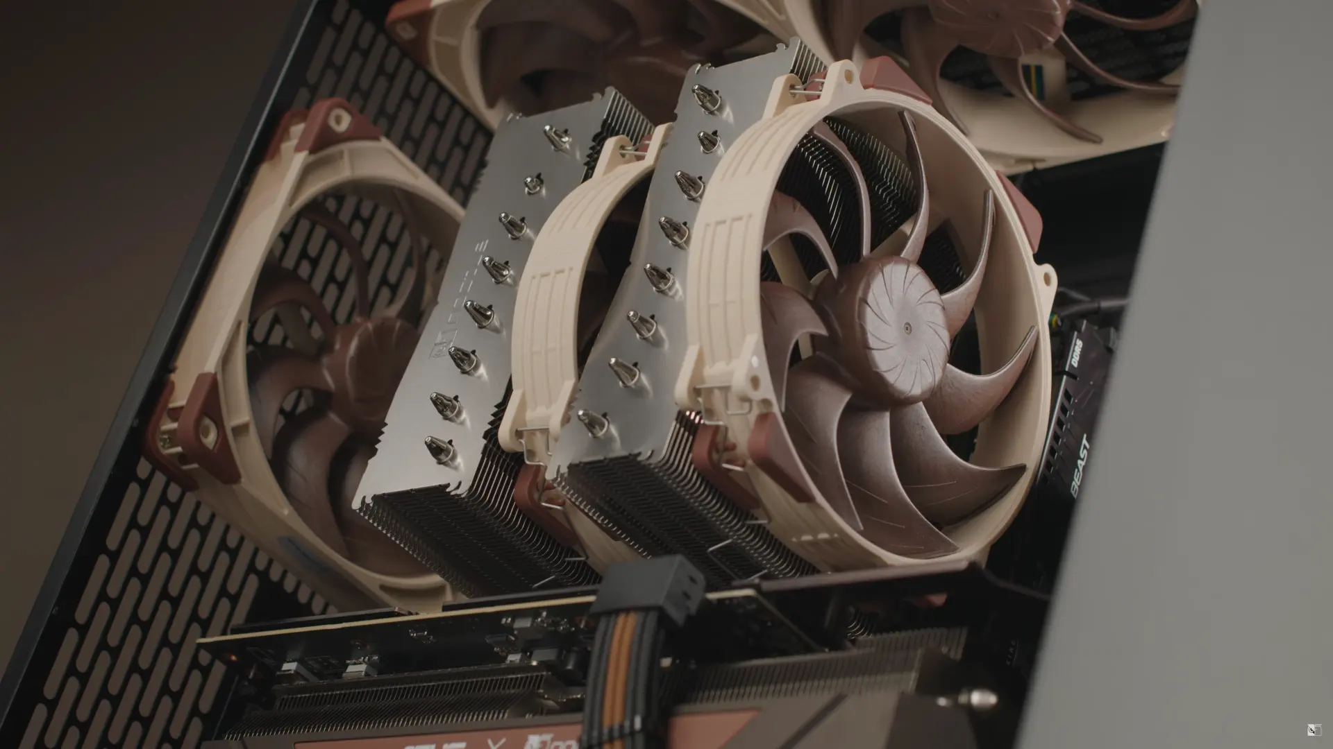 Noctua'dan RGB Ateşi Söndü: Performans ve Kalite Öncelik!