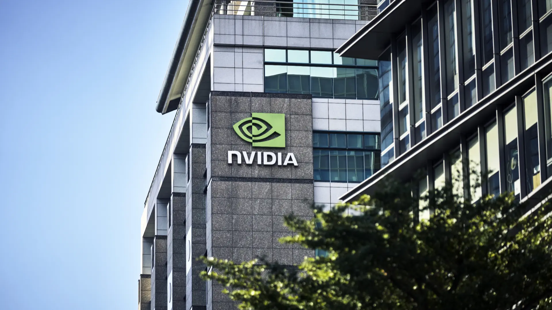 Tayvan'da Yapay Zeka Çipi Kaçakçılığı Skandalı: Nvidia B300'ler Çin'e Sızdırıldı!