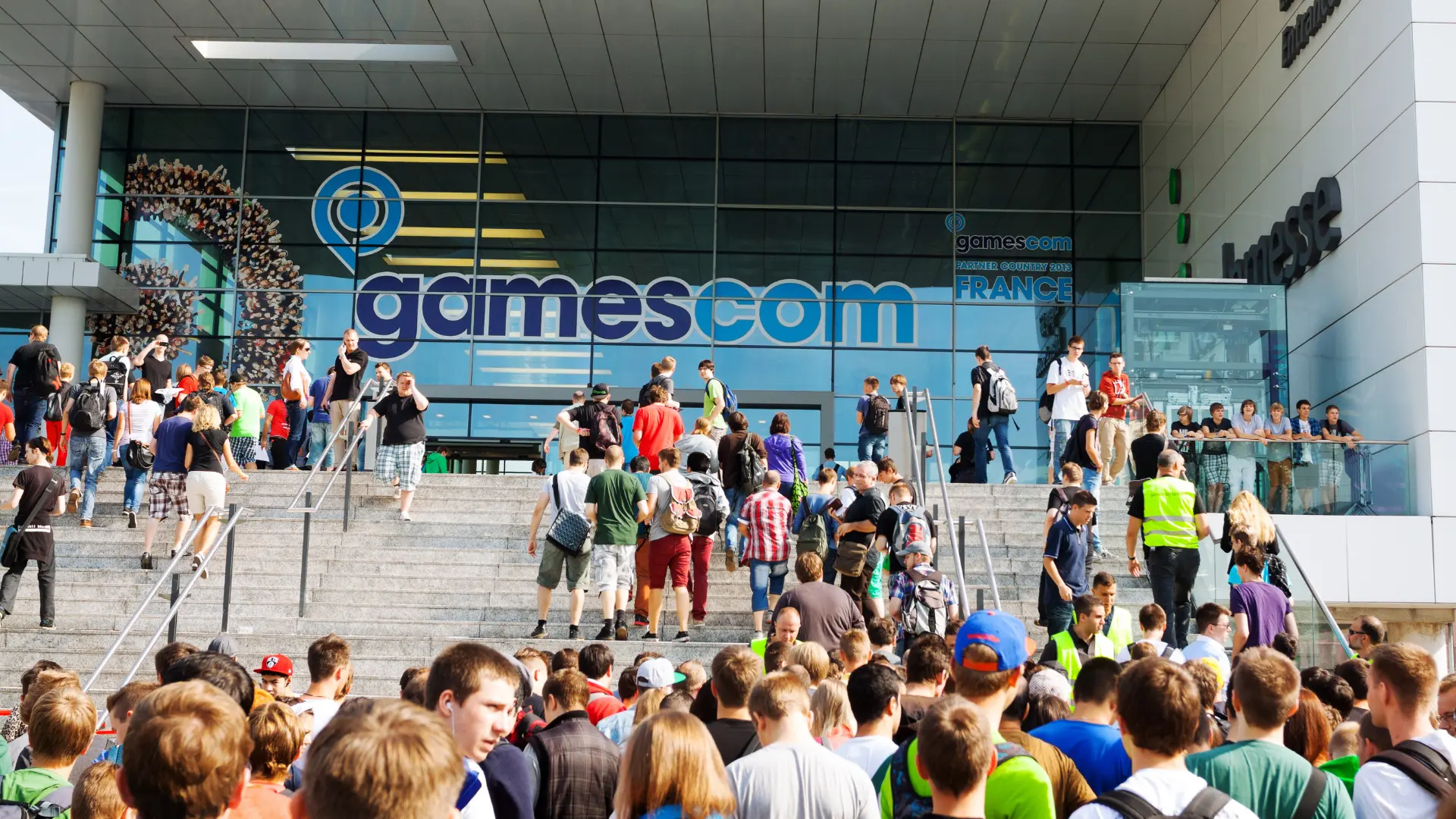 Gamescom 2026'da Şok Gelişmeler: Stantlardan Dizüstü Bilgisayarlar ve Oyun Konsolları Çalındı!