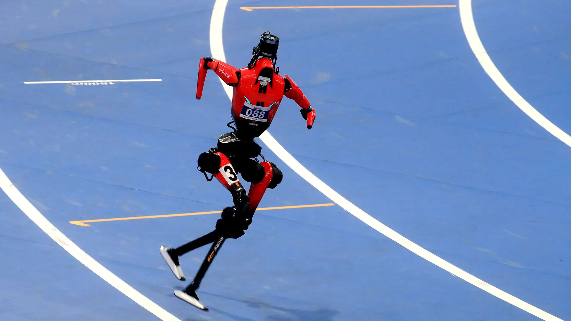 İnsansı Robotlar Usain Bolt'u Geride Bıraktı: 100 Metreyi 9.39 Saniyede Koştu!