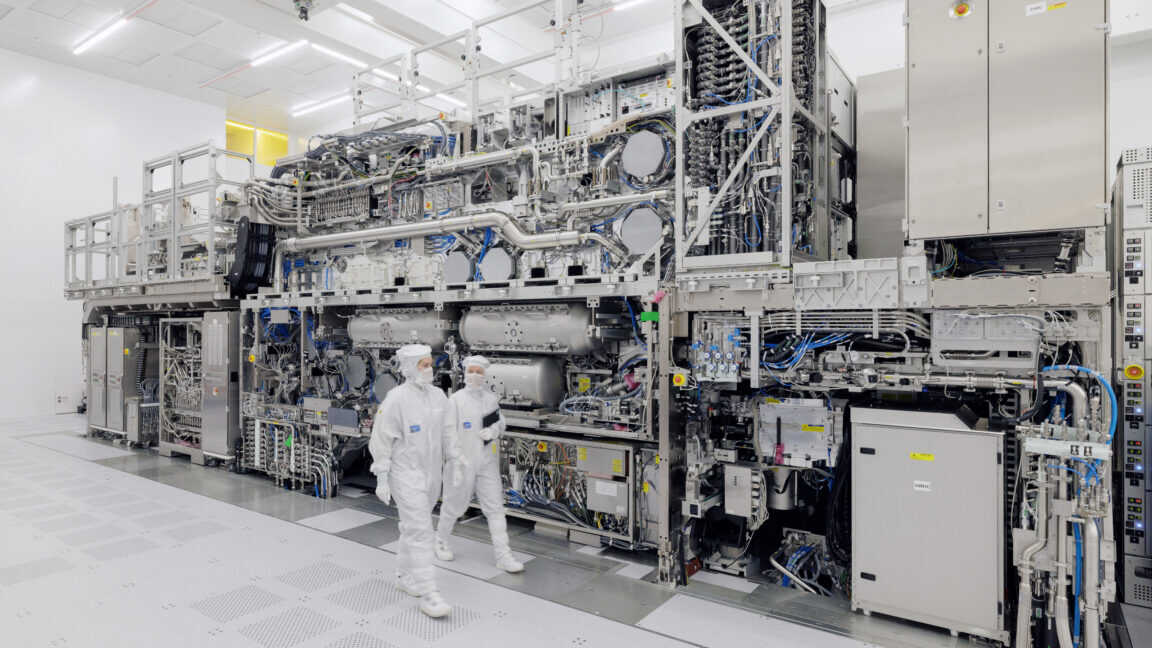 Dünyanın En Önemli Çip Üreticileri ASML'nin 400 Milyon Dolarlık Makinelerini Kullanmaya Hazırlanıyor: Çip Üretiminde Büyük Dönüşüm Kapıda