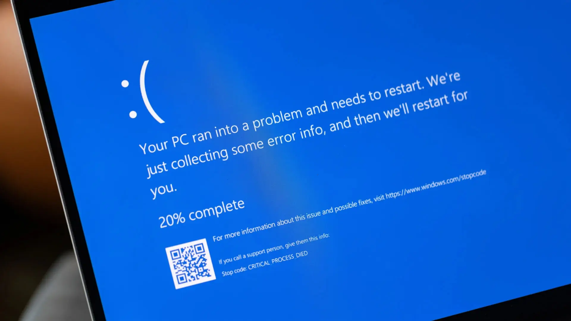Windows 10 Güncellemesi Dosya Tıklamalarından Sonra Copilot'u Tetikleyip Çökmelere Neden Oluyor: Microsoft Edge Suçlanıyor!