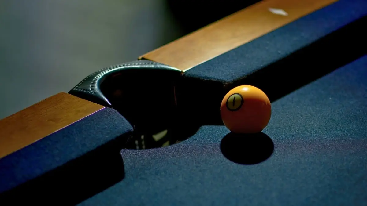 Tek Bir Bilardo Topuyla Evrensel Hesaplama Mümkün: Şaşırtıcı Matematiksel Keşif!